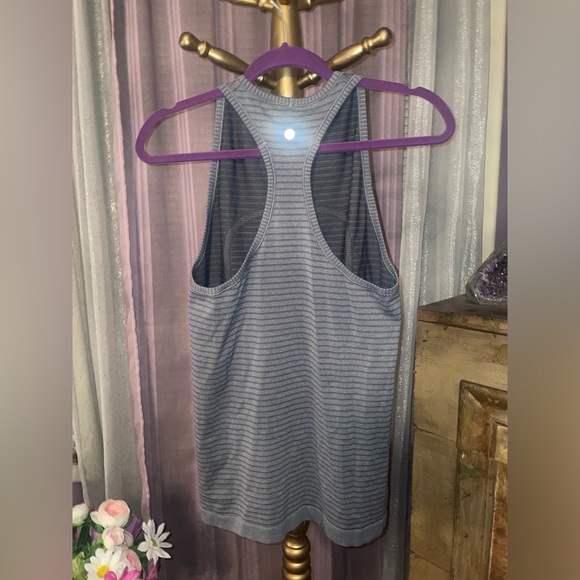 Lululemon Tank - Picture 4 of 6